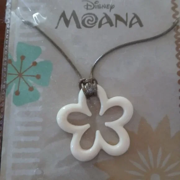 Disney Moana Cream Flower Brown Cord Necklace NIP - Picture 3 of 7